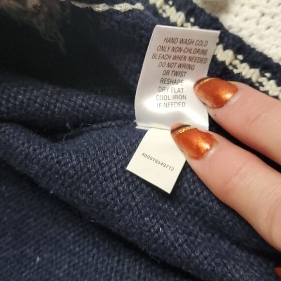 Croft & Barrow Holiday Embroider Ice Skates, Mitten Theme Full Zip Sz M Cardigan - Picture 4 of 12